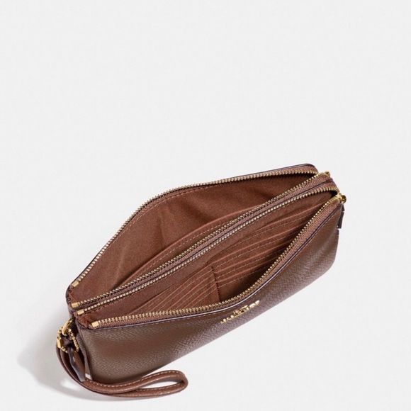 Coach Handbags - ✨NEW with tags COACH WRISTLET✨